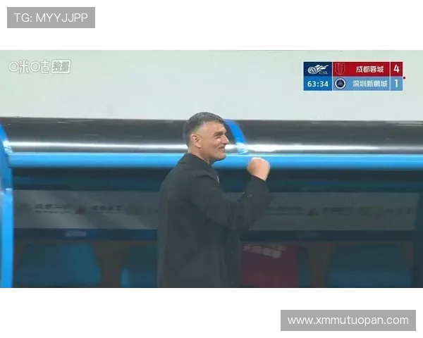 争议不断何超遭撞倒裁判无视点球海港进球被判无效引发热议