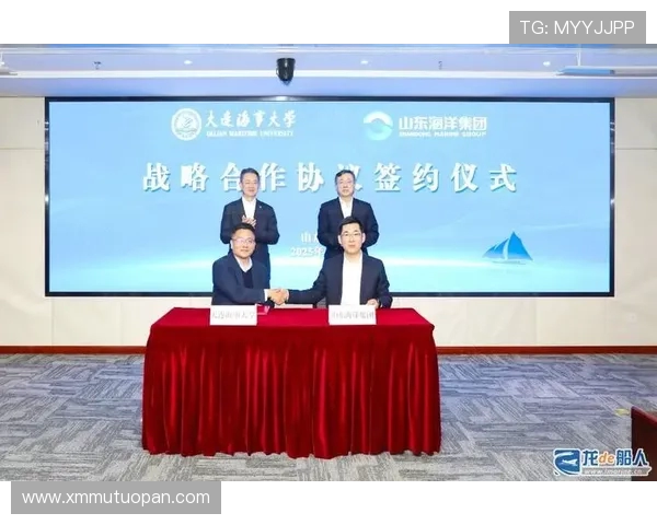 多特传奇保罗兰伯特访问武汉与武汉联镇展开深度交流活动